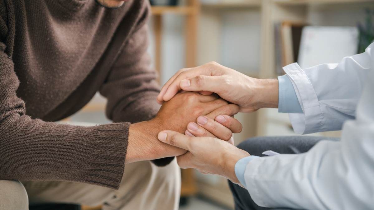 Therapist supporting client during Adderall addiction treatment in Atlanta, GA. 