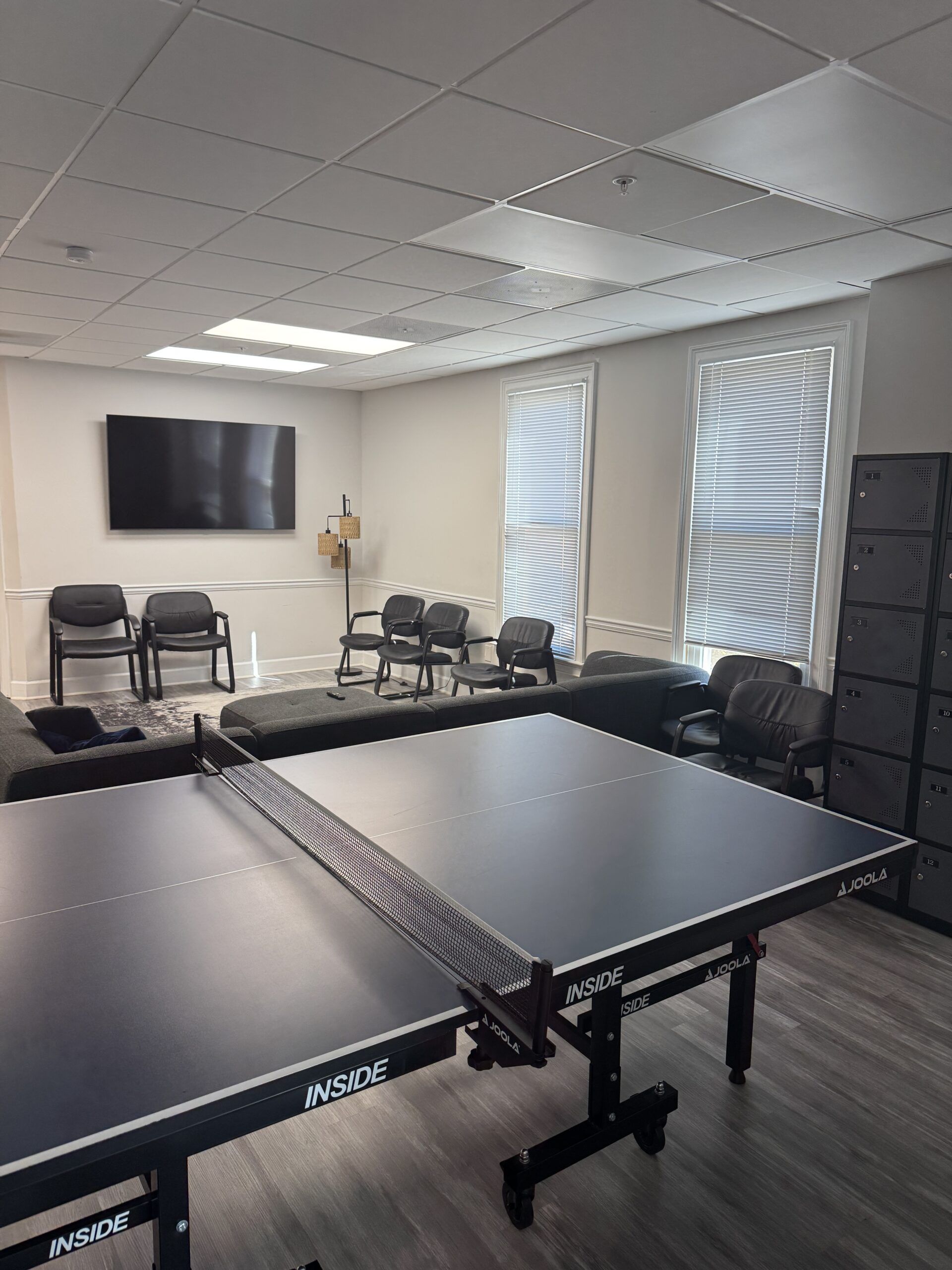 The recreation room with a ping pong table at our drug and alcohol rehab in Atlanta